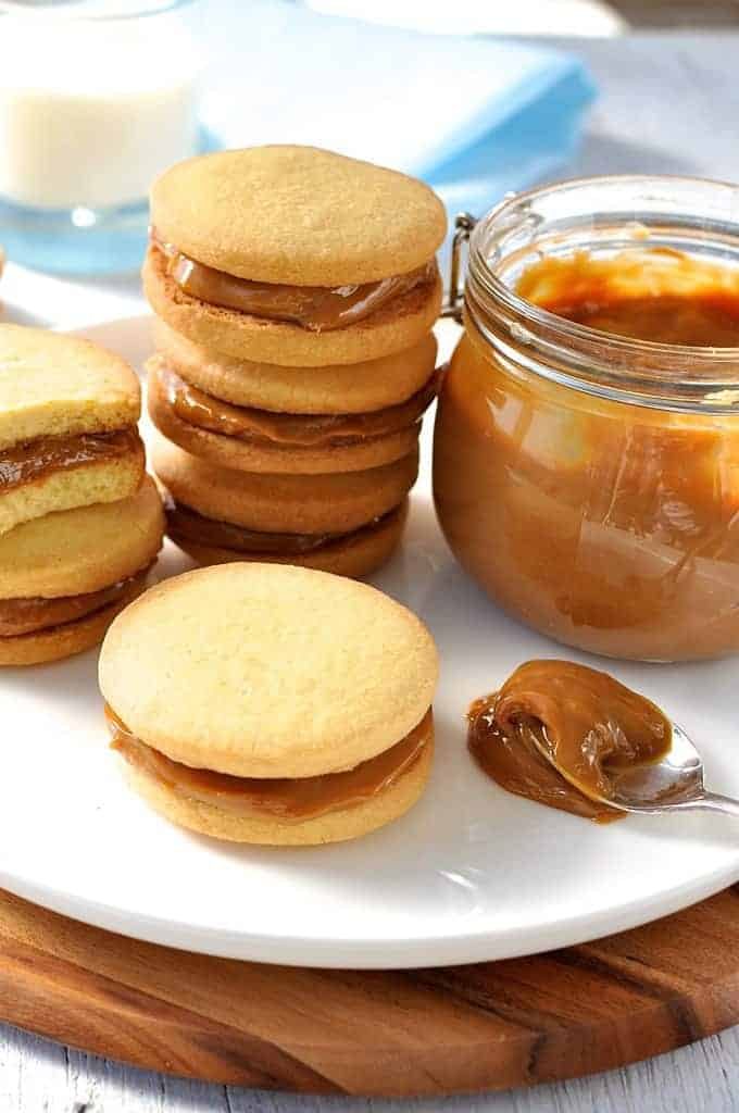 Shortbread Cookie Sandwiches with Dulce de Leche in a pot
