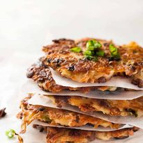 Crispy Cheesy Sausage Hash Browns - a step up from the usual hash browns! Great for making ahead.