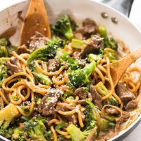 Chinese Beef and Broccoli Noodles - Everybody's favourite Chinese Beef and Broccoli with noodles! recipetineats.com