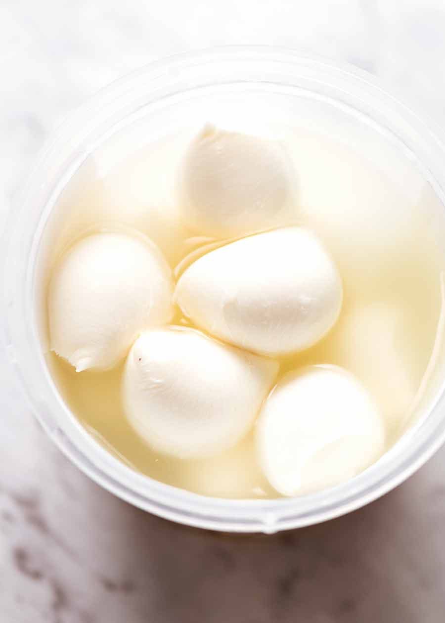 Baby mozzarella / bocconcini balls