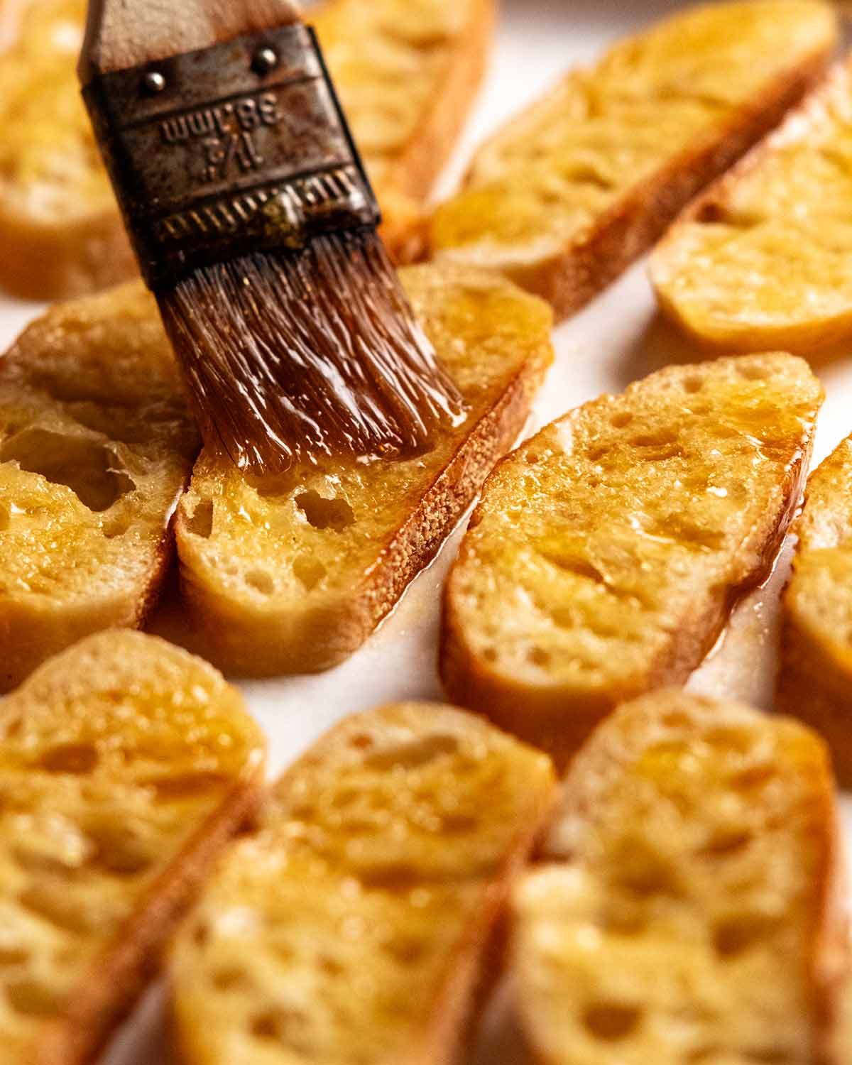 Maple crisp brie bites